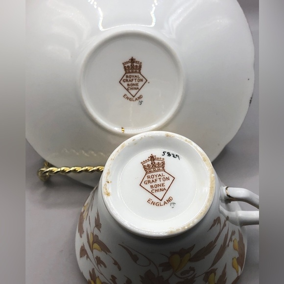 Grafton 5829 Fine Bone China Teacup & Saucer - Picture 8 of 8